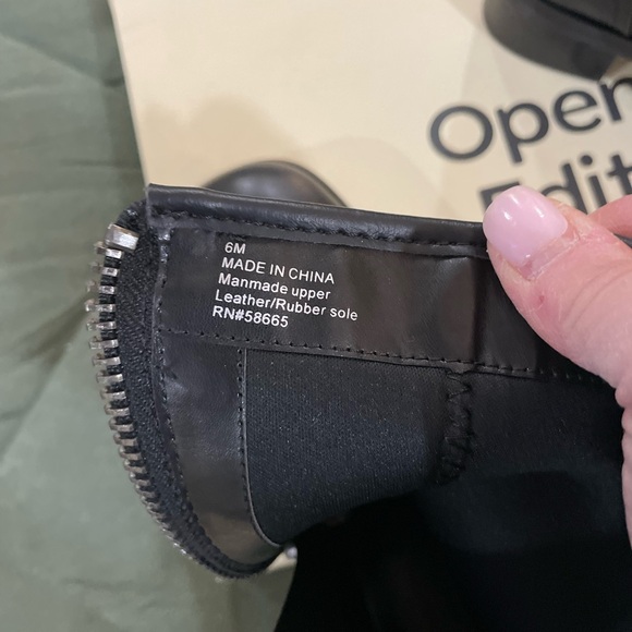 Elegant Black Leather Moto Boots - Picture 6 of 9